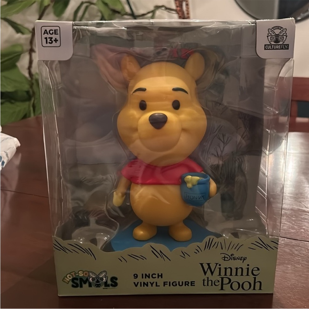 Disney Winnie the Pooh Vinyl Figure - Picture 8 of 8